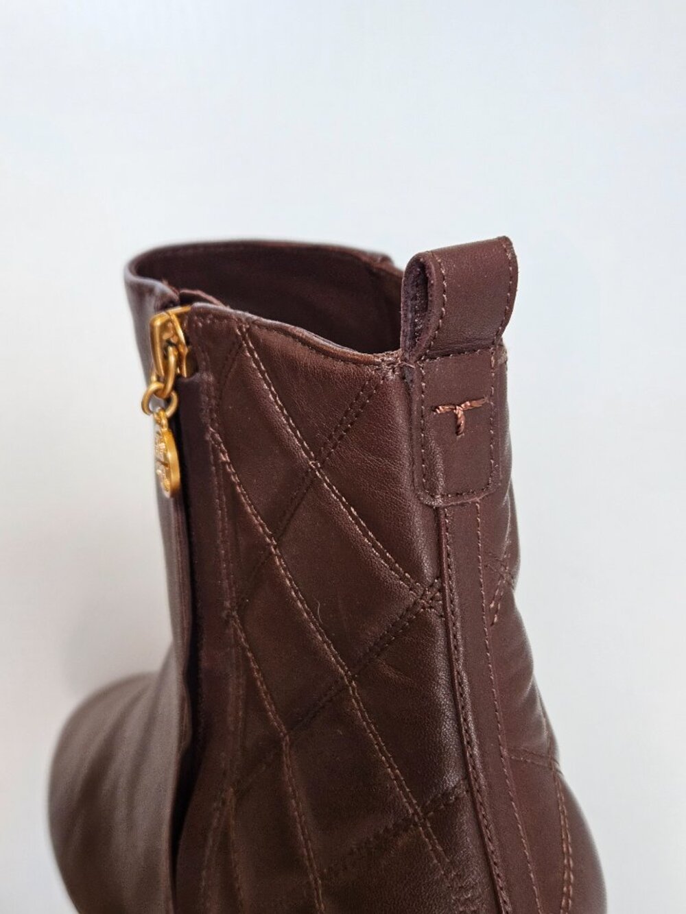 TORY BURCH MINI BENTON QUILTED BROWN LEATHER ANKLE BOOTS - Picture 4 of 8